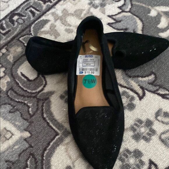 Elegant Black Women's flats - Picture 1 of 6